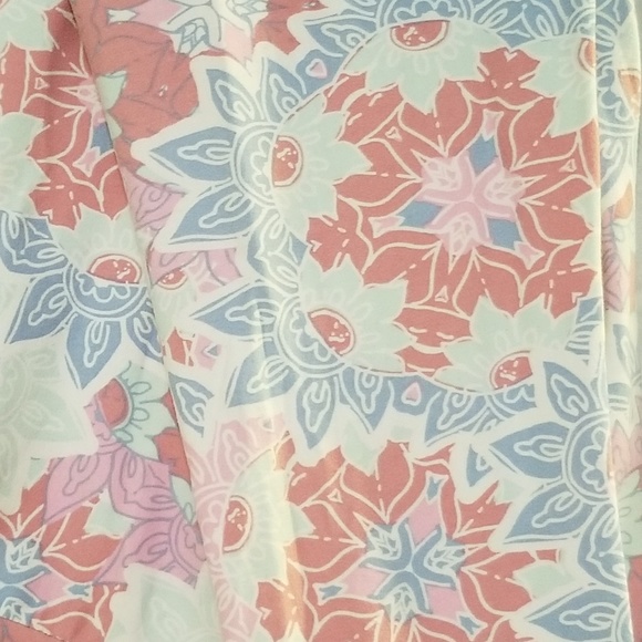 Lularoe TC leggings - Picture 3 of 4